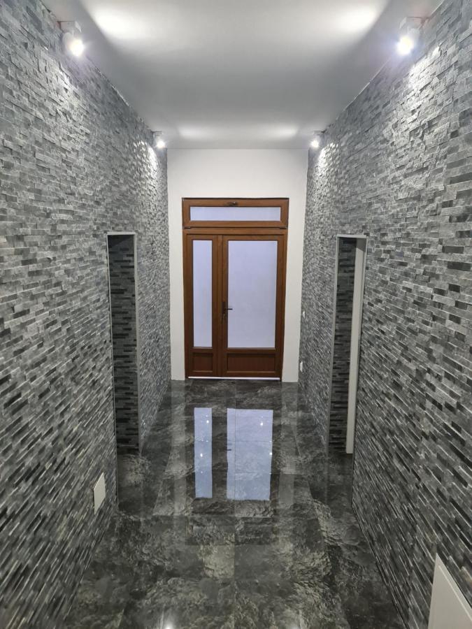 Hotel Casa Piri à Anina Extérieur photo