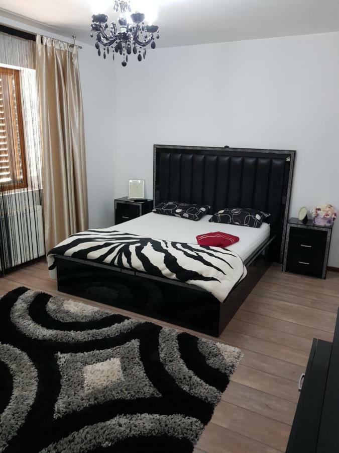 Hotel Casa Piri à Anina Extérieur photo