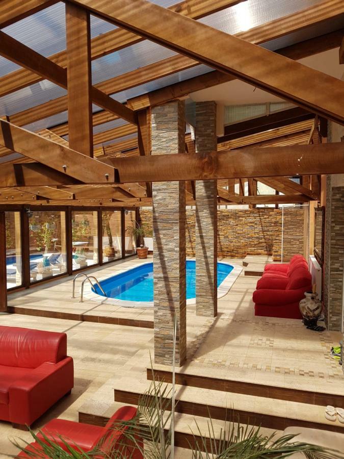 Hotel Casa Piri à Anina Extérieur photo